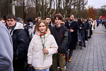Молодые парламентарии почтили память героев и рассказали о подвигах московского народного ополчения