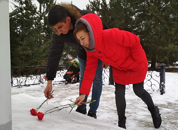 Связанные одной историей