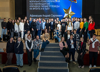 Молодым парламентариям рассказали, как стать военными корреспондентами