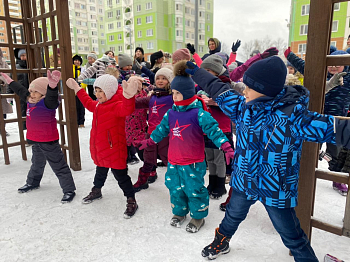 В кругу соседей