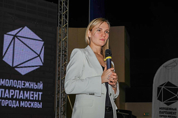 «Здесь и сейчас»: встреча с Юлией Дрожжиной