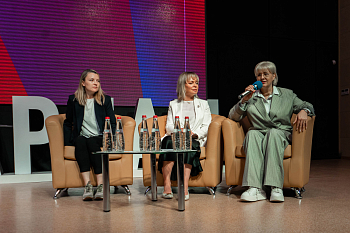 Героини гуманитарного фронта:  участники «Мастерской знаний. Политрук» встретились  с теми, кто помогает словом, делом и через искусство