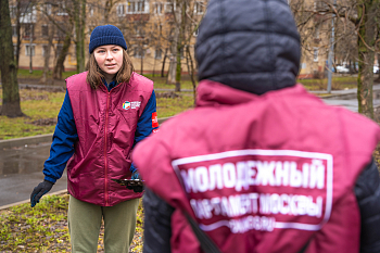 Молодые парламентарии провели субботники в 11 округах Москвы
