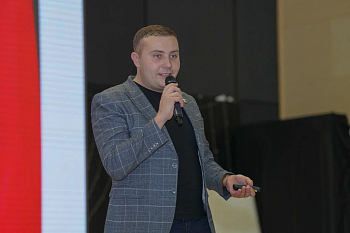 «ZДЕСЬ И СЕЙЧАС»: ВСТРЕЧА С СЕРГЕЕМ МАРГУЛИСОМ