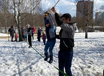 Зависающие на канатах