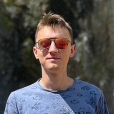 Максим  Выгузов 