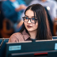 Петухова Елена