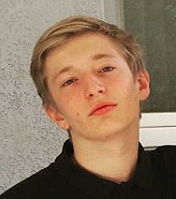 Мирошник Артём